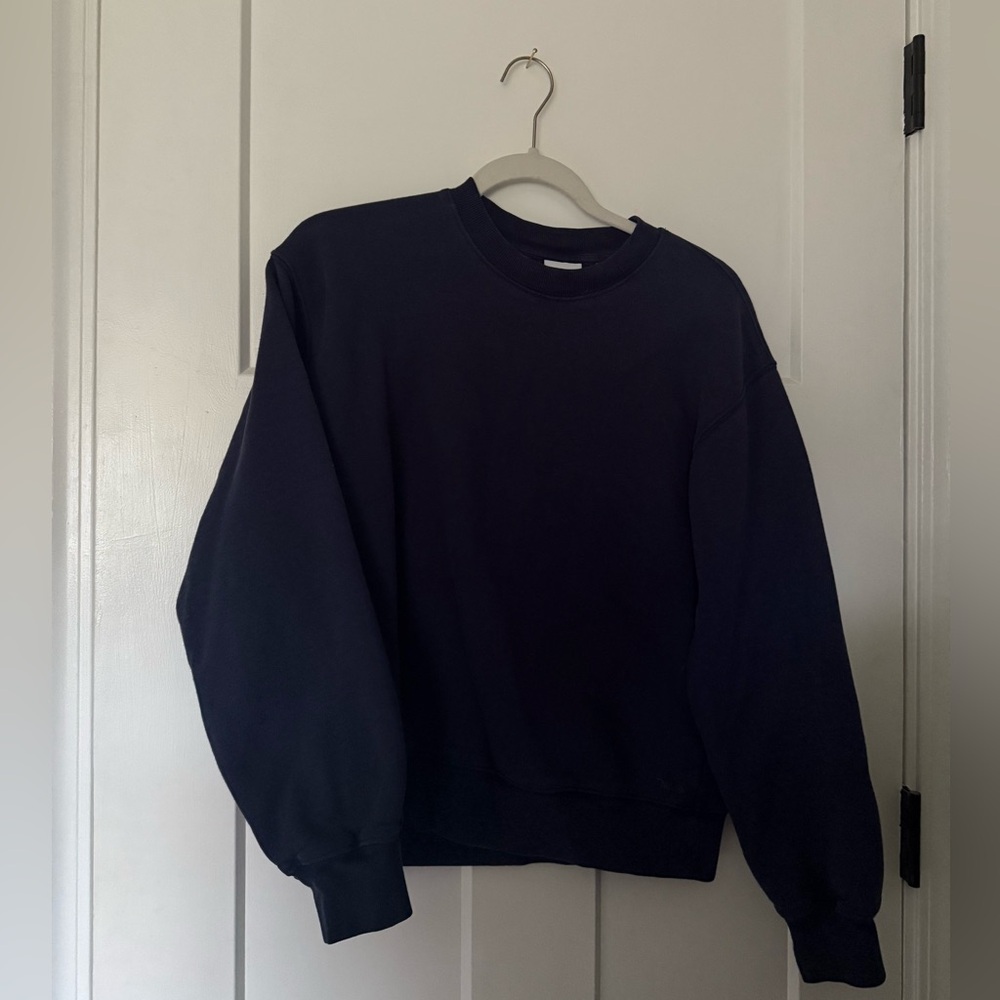 Navy Aritzia TNA cozy fleece “perfect fit” sweatshirt crewneck
